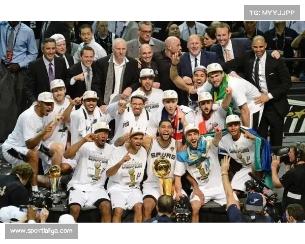 马刺团队篮球如何破解雷霆顶级攻防？关键回合分析与阵容深度成制胜因素