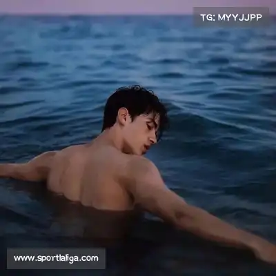 韶靓影